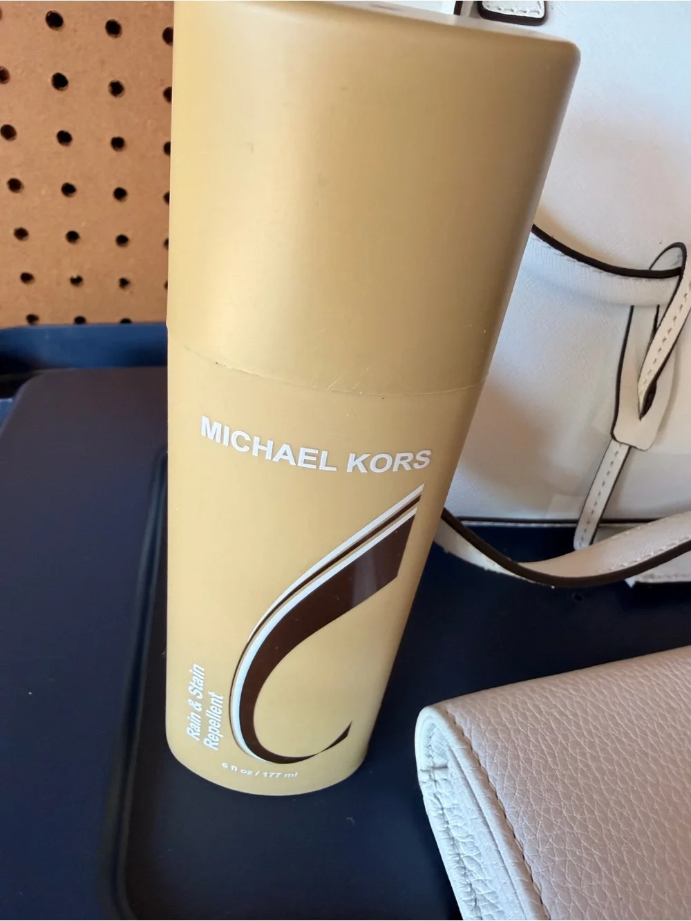 Michael Kors Cream/White Saffiano Tote with Matching Wallet - Picture 3 of 3